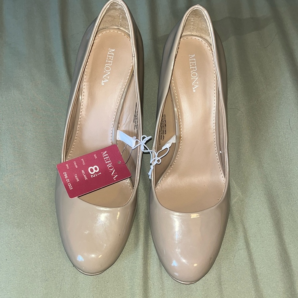 Brand new with tags heels nude